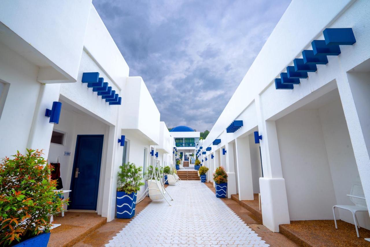 The Palladium Hotel Coron Exterior foto